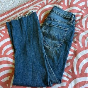 MOTHER insider crop step fray Jean in scenic route wash; size 26